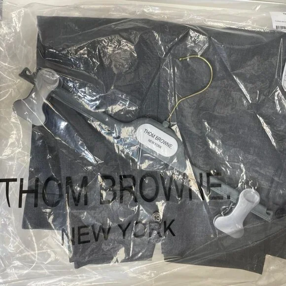 THOM BROWNECLASSIC BACKSTRAP SUIT SHORT